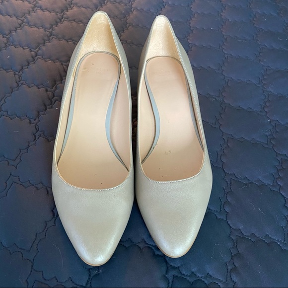 Cole Haan shoes. Closed toe. 2” cork heel. Silver leather. Size 10. - Picture 2 of 6